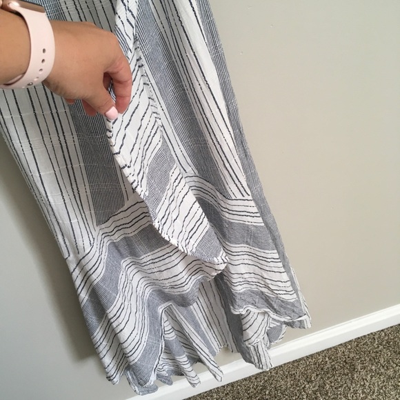 Express White & Black striped ruffle maxi dress XS - Picture 5 of 7